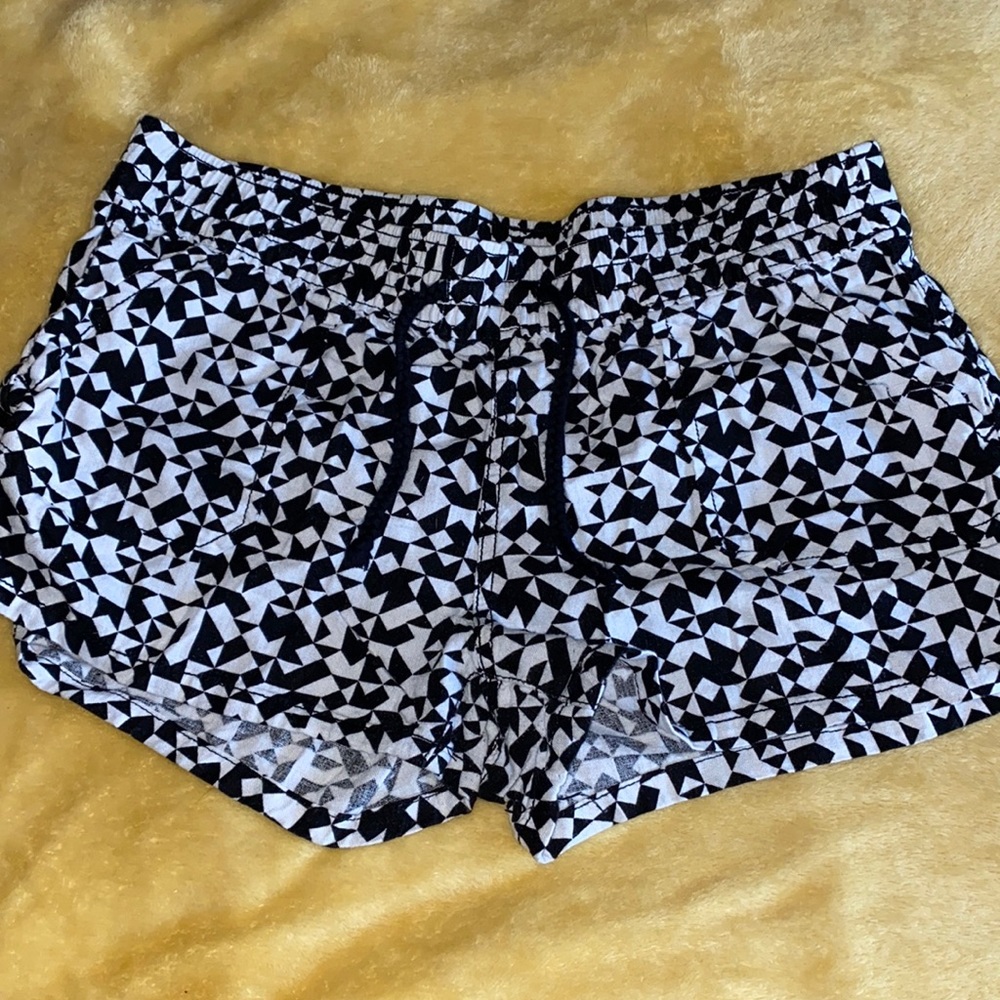 Arizona Jeans Co. Black and White Patterned Shorts